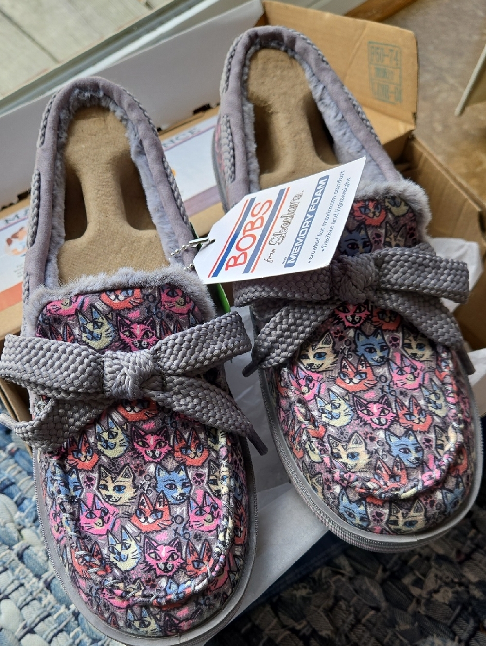 Skechers Womens Gray TooCozy Fuzzy Lined Slippers w/ Cat Print Sz 7 NWT